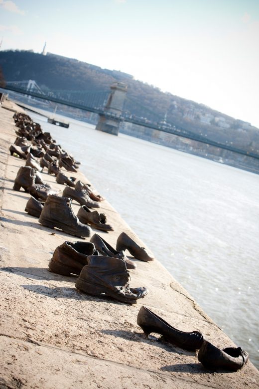 shoes monument danube