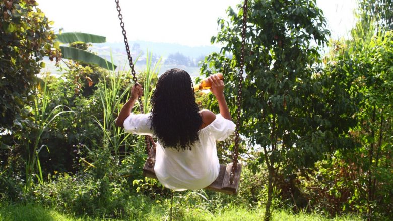 Lake Bunyonyi Uganda, swing