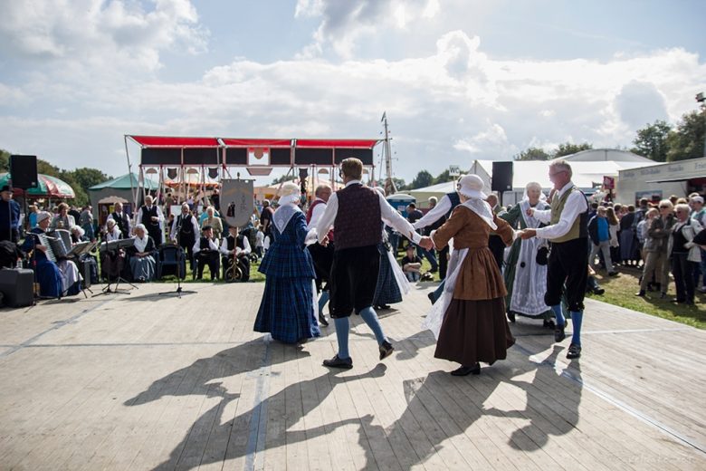 Friesland traditional dance