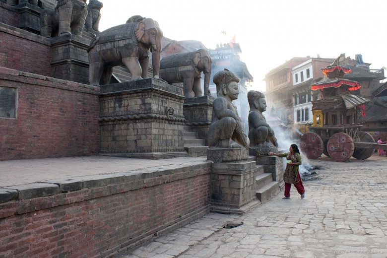 Bhaktapur, Nepal, offerings